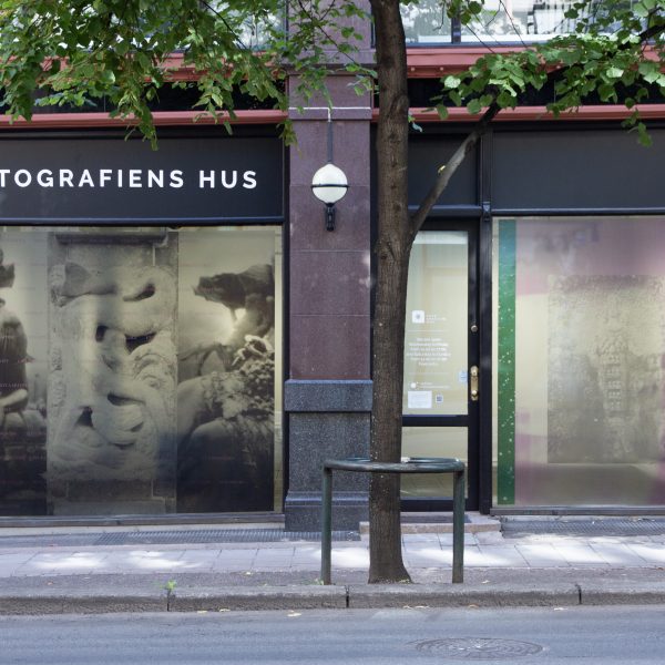 Print på transparent folie hos Fotografiens Hus. Kunstner er Pia Eikaas, @saakieaip