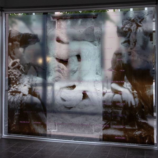 Print på transparent folie hos Fotografiens Hus. Kunstner er Pia Eikaas, @saakieaip