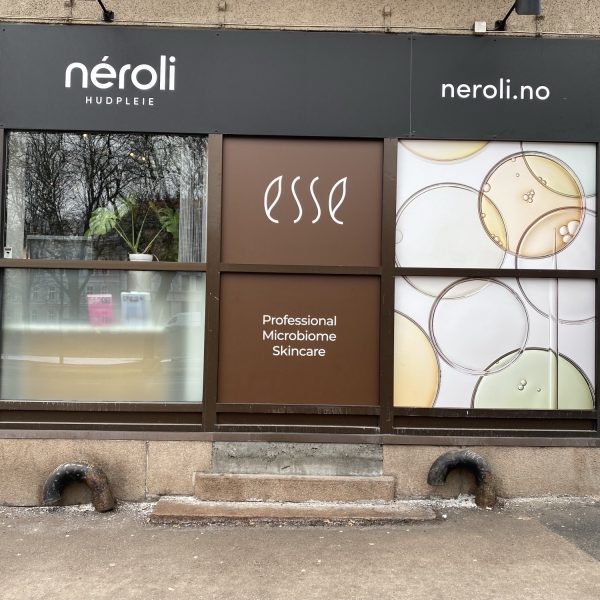 Printet folie med Antigrafitti-laminat. Neroli