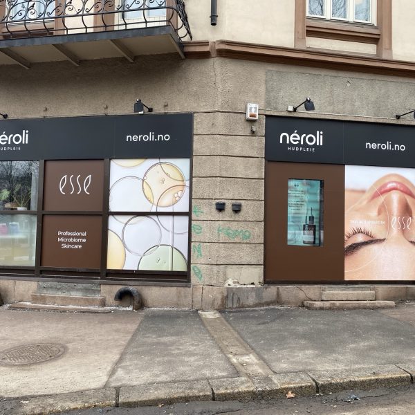 Printet folie med Antigrafitti-laminat. Neroli