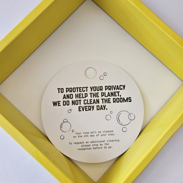Runde hangtags for Hobo Hotell