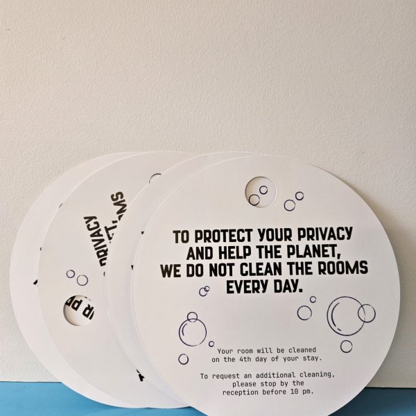 Runde hangtags for Hobo Hotell